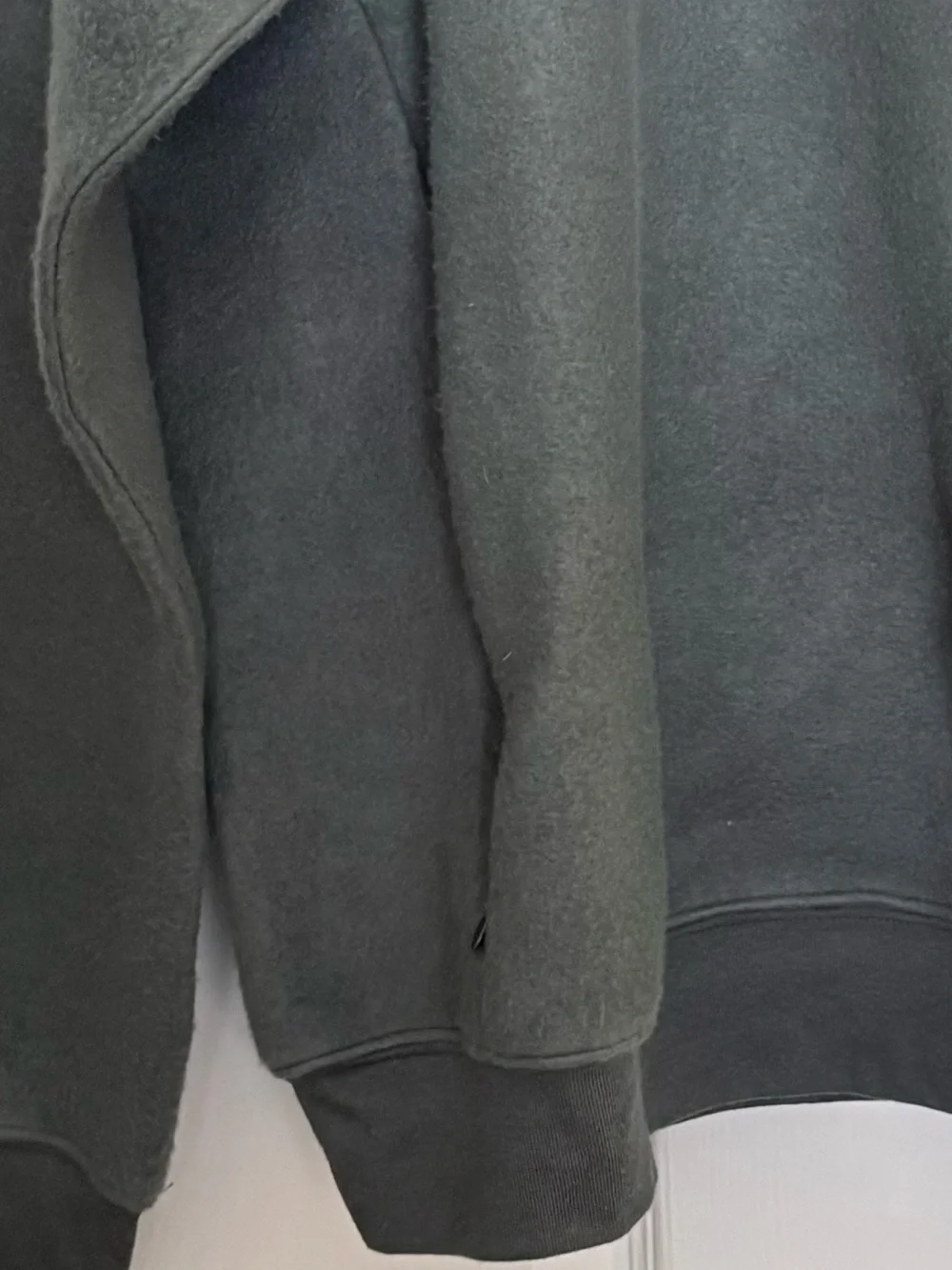 Alo Fuzzy Crew Sweatshirt Dark Olive Alolux Fleece Pullover Front Zip Pockets